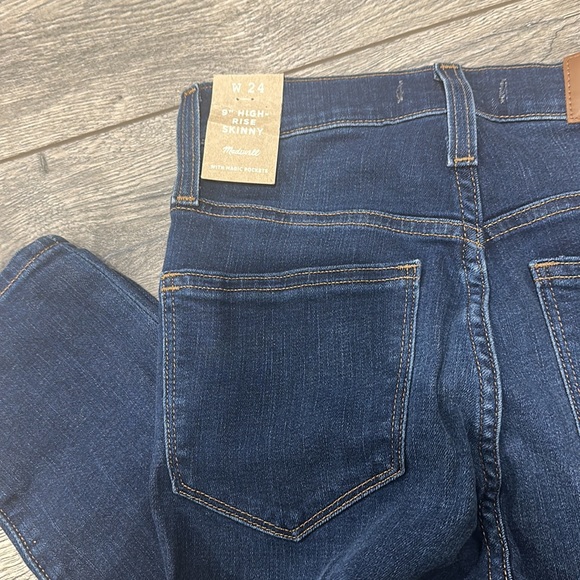 NEW • Madewell • Women’s 9" Mid-Rise Skinny Jeans in Patty Wash Dark Blue 24 25 - Picture 4 of 5